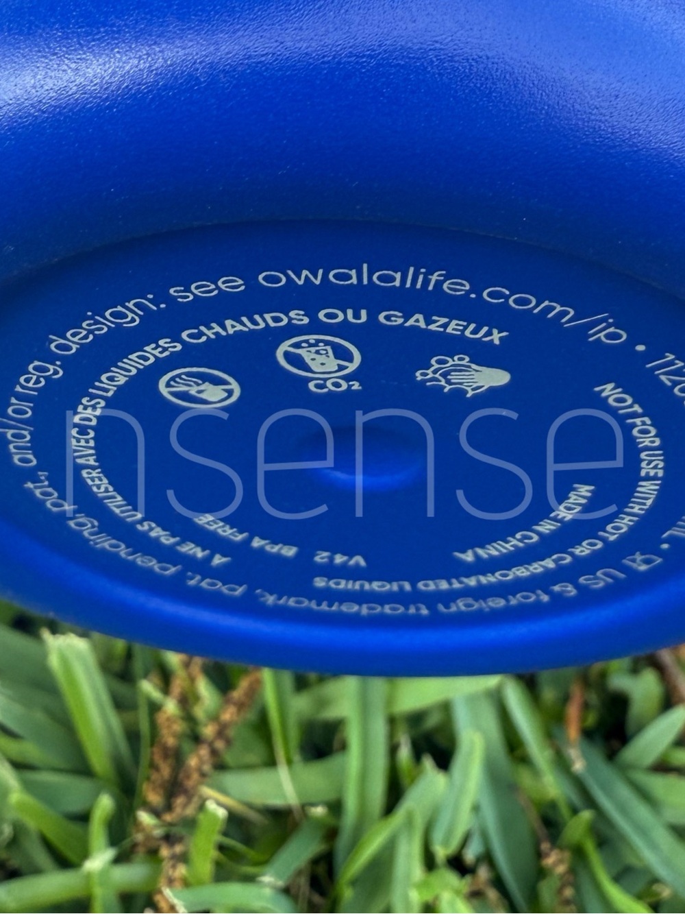 Figs I Owala FreeSip Deep Royal Blue Waterbottle - Picture 13 of 14